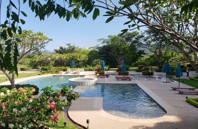 Luxury ocean-view 4br condo in stunning Reserva Conchal!