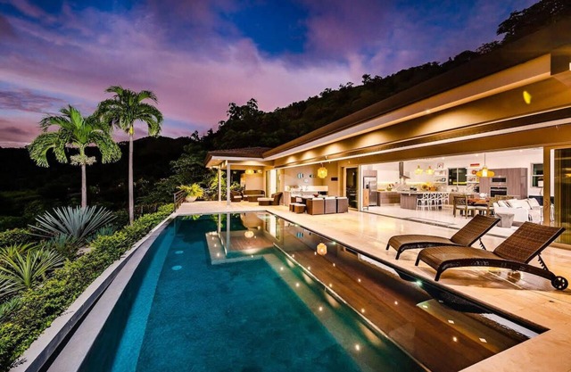 LUXURY OCEAN VIEW HOME, CLOSE TO BEACHES, COSTA RICA