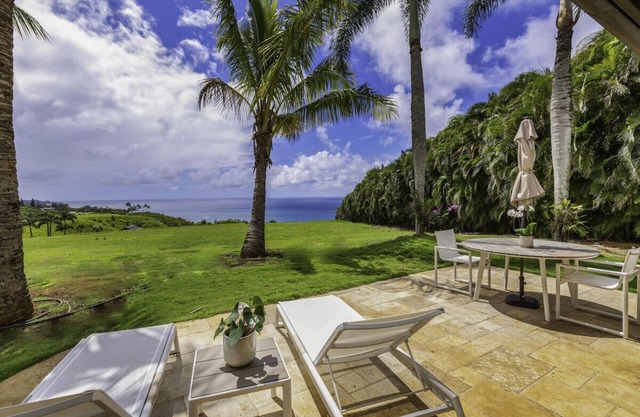 Luxury Oceanfront Cottage, Panoramic Views & Spa