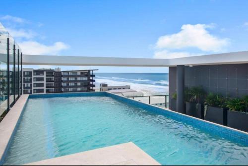 Luxury Palm Beach Getaway