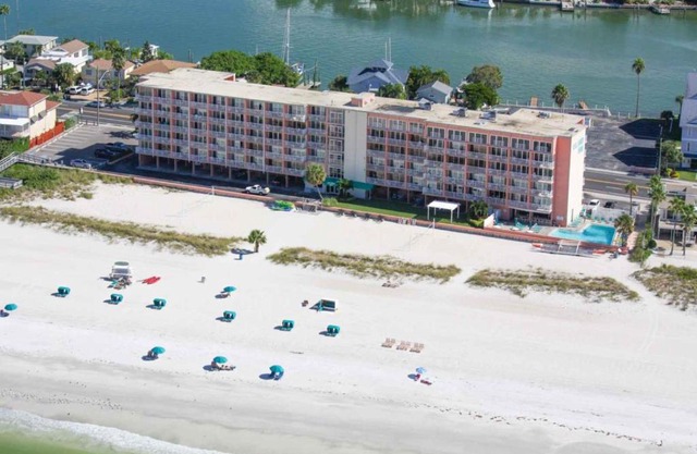 Luxury Penthouse Suite at the Island Inn Beach Resort