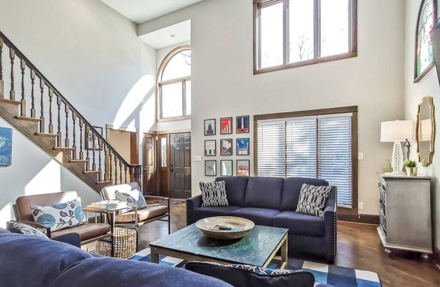 Luxury Plaza House. Amazing Property.