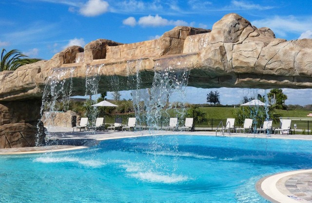 Luxury Resort Amenities & Golf Membership; Pets Welcome; Lakefront Retreat