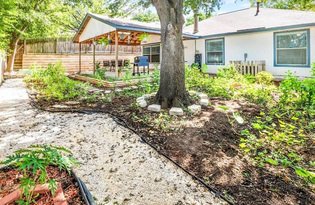 Luxury Retreat - Pool - Game Lounge - BBQ & Patio