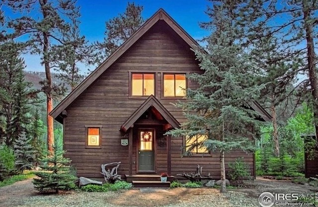 Luxury Riverfront cabin with a HOT TUB! No cleaning fees!