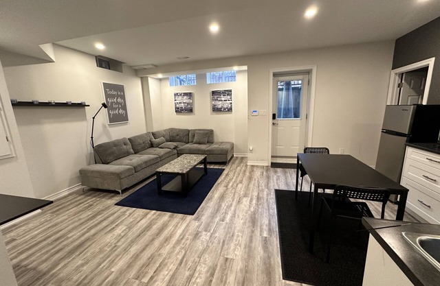 Luxury ROOM rental in BSMT apartment