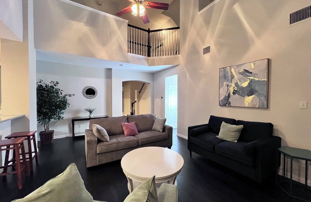 Luxury Spacious 4-BR Retreat with Pool Table, BBQ, and sleep 18