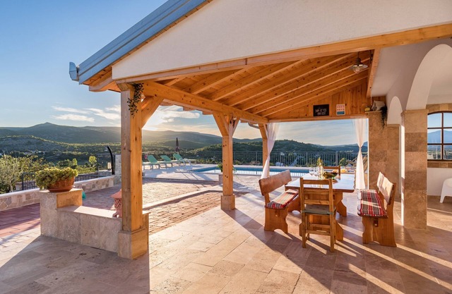 Luxury spacious villa with pool & magnificent view