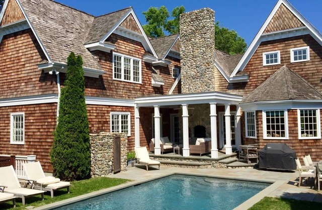 Luxury steps from East Hampton Village no car needed!