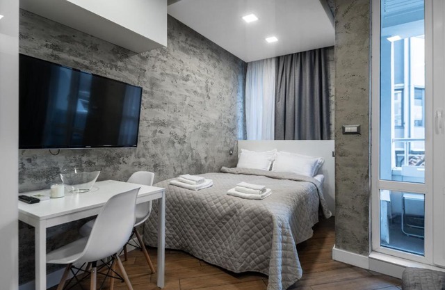 Luxury Studio Silver by Flat Mаnager