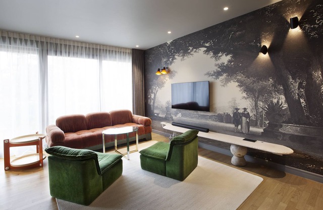 Luxury Suite 8 Want - 2 Bedroom, 2.5 Bathrooms, Living, Kitchen