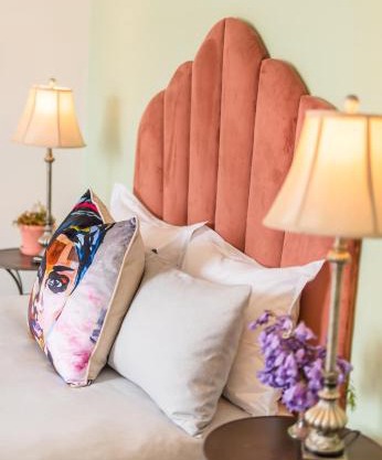 Luxury suite near Church Street
