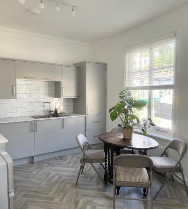 Luxury Three Bedroom Duplex Apartment Torquay Marina