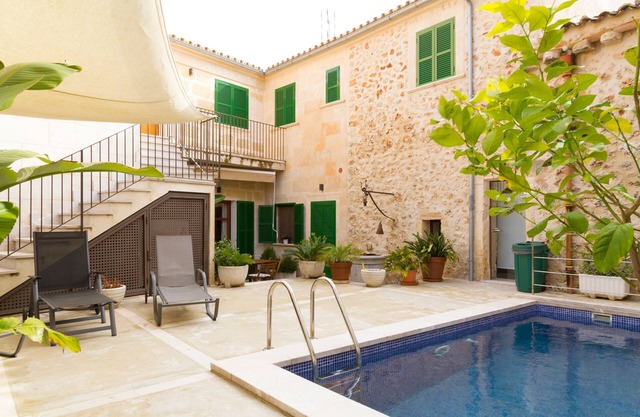 Luxury town house with pool - Casa Pina