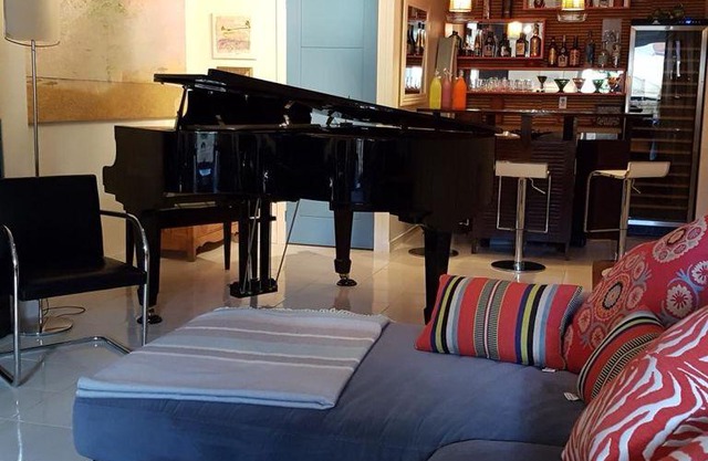 Luxury Townhouse in the City - Riverdale / Leslieville - 2 Bedroom / 2.5 Bathroom