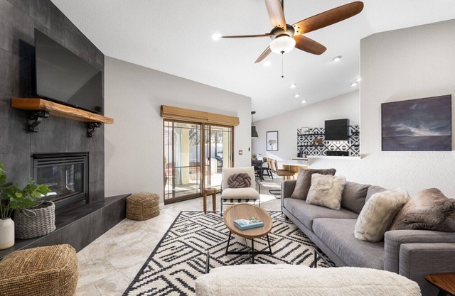 Luxury Vacation Home-New HotTub-20 Mins to Sedona-Peloton-1.4 miles to Old Town