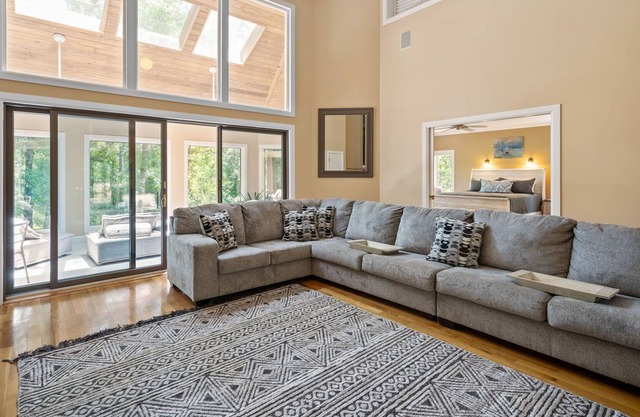 LUXURY Vacay! Secluded, Events Welcome, Waterpark + Golfing Nearby, Wifi, Slp 25
