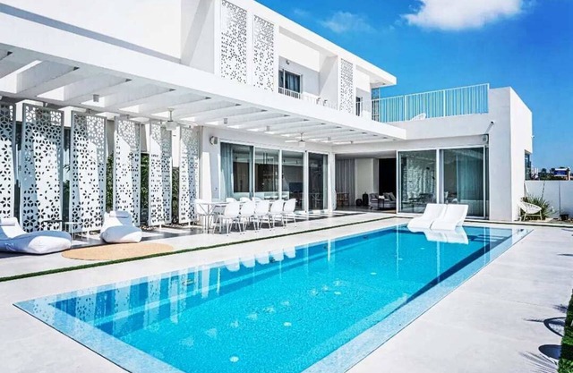 Luxury villa 5 minutes from the beachand the ancient port of Caesarea