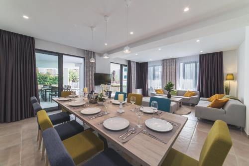 Luxury Villa close to the beach with pool ABEONA