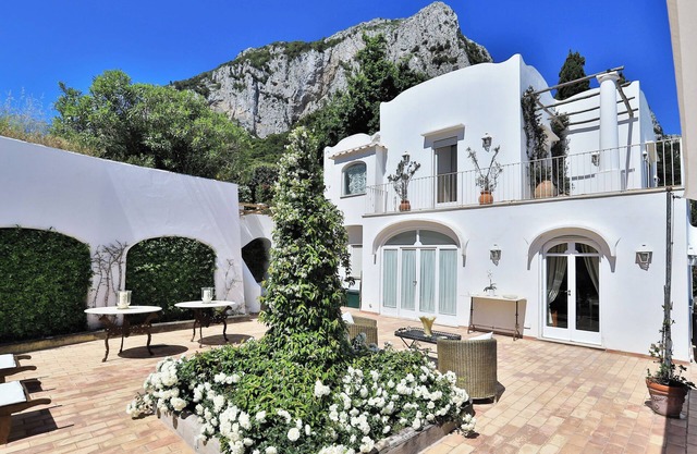 Luxury Villa Fiorita by Elite Villas