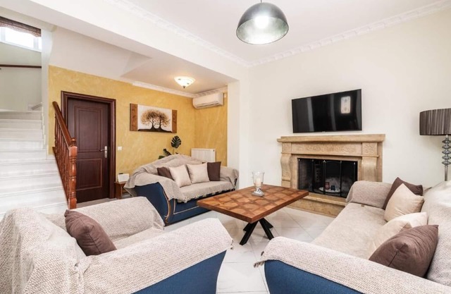 LUXURY VILLA IRENE