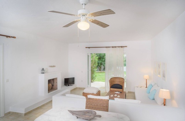 Luxury Villa Skiathos |Two-Bedroom Suite Dyo |Vromolimnos