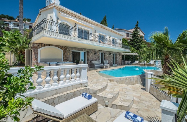 Luxury Villa with Sea Views