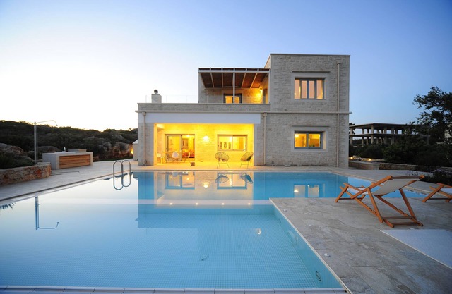 Luxury villa with private pool near Chania