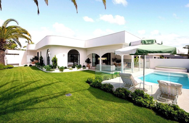 Luxury Villas Himalaya House - luxury villa with pool