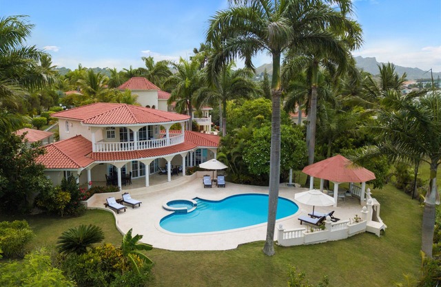 Luxury Villas - Mandatory All-Inclusive