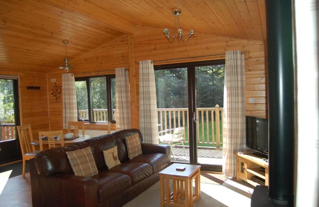 Luxury woodland Alder Lodge
