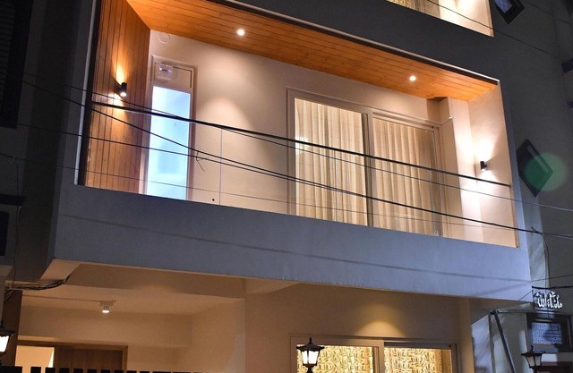Luxuryhouse-3br-free Car & Driver-balcony-wifi