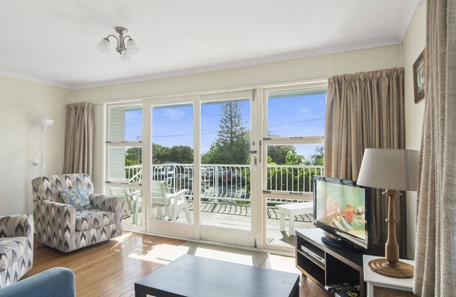 LYDSTEP - The beach shack with heaps of charm + character.