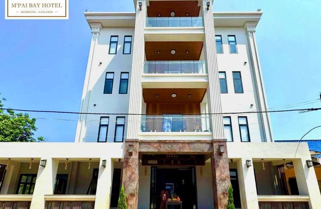 M'pai Bay Hotel