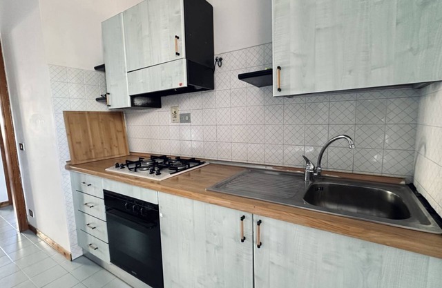 M135 - Marcelli, three room apartment with porch 150meters from the sea