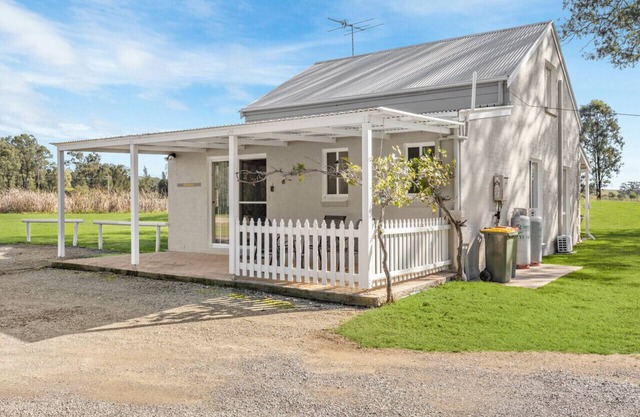 Madigan Cottages | Settlers Cottage