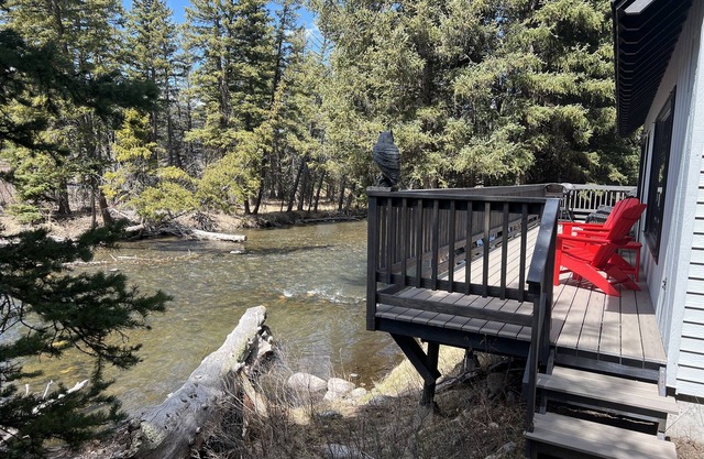 Madison River Fishing Cabin
