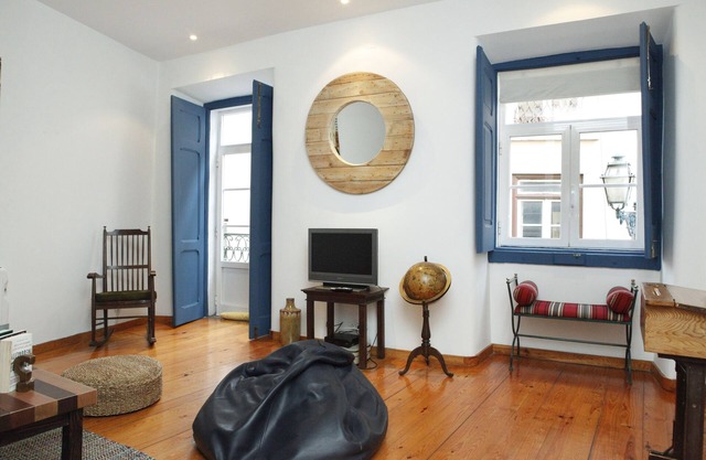 MAGNIFICENT APT MOURARIA BLUES BROTHERS TERRACE
