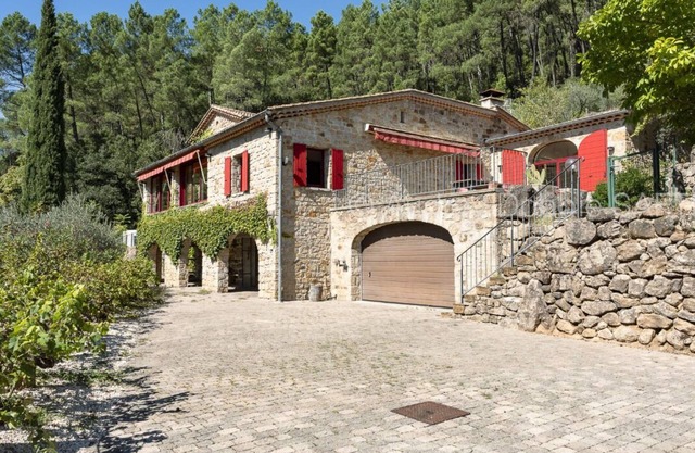Magnificent Ardéchois farmhouse