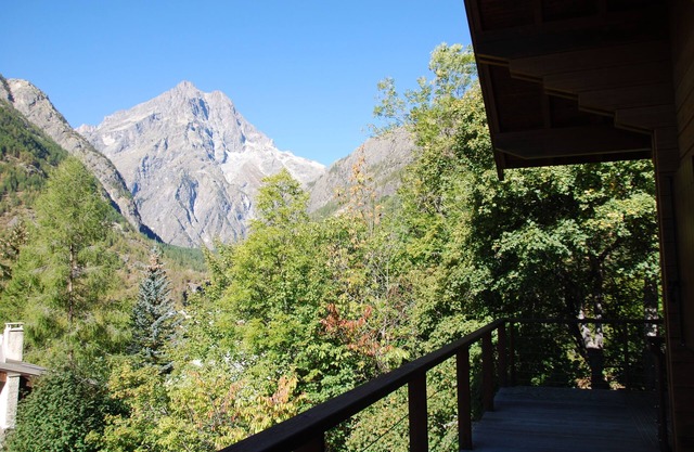 Magnificent chalet overlooking the Pelvoux - JB