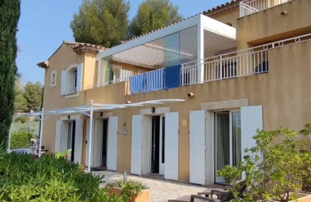 Magnificent family villa with sea view and swimming pool