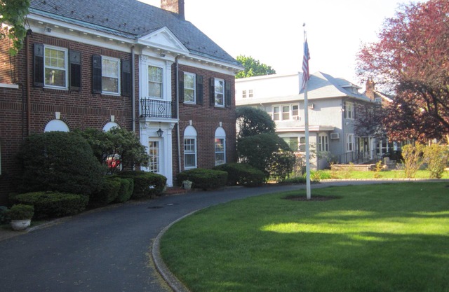 Magnificent Georgian Colonial With Pool Only Seven Miles To Manhattan