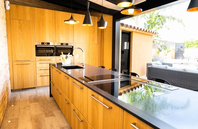 MAGNIFICENT HOUSE IN THE DELTA DEL EBRO, WITH PRIVATE WIFI, SWIMMING POOL AND PARKING