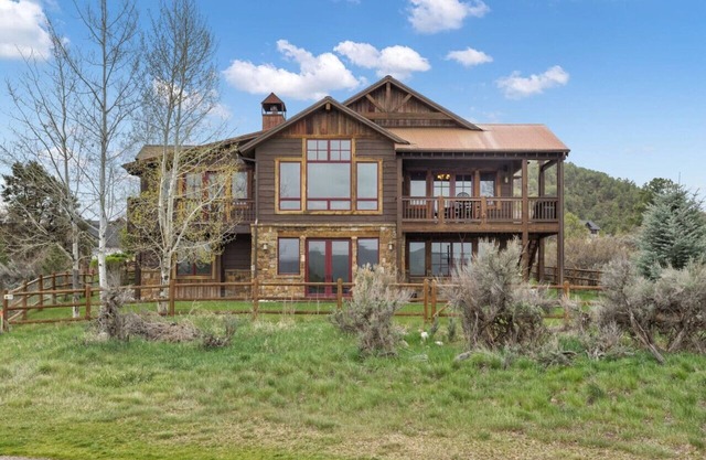 Magnificent Mountain Home in River Valley Ranch