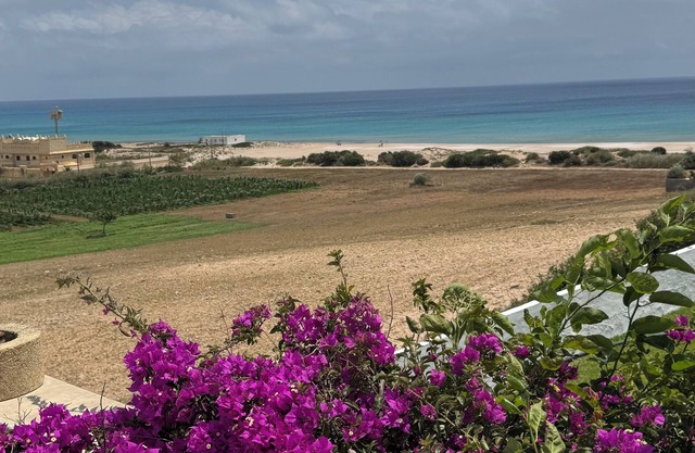 Magnificent spacious house with terrace and breathtaking views 5 min from the beach