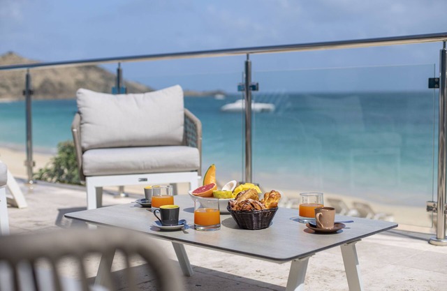 Magnificent waterfront apartment-Free breakfast