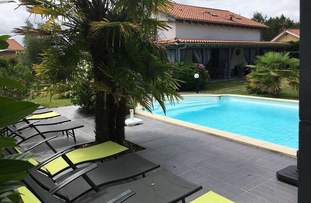 MAGNIFICENT WOOD FRAME VILLA - 5MN BEACH - NEAR MIMIZAN