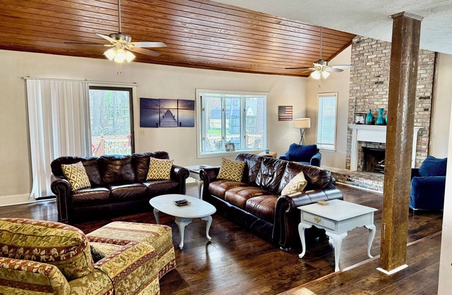 Magnolia Lakeside Retreat- Cozy stay near the Ross Barnett Reservoir