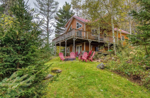 Mahara 2 - Spacious home with access to Rangeley Lake and the snowmobile trails.