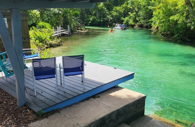 Main River Mermaid Sleeps 8 kayaks for everyone. Gulf access for scalloping